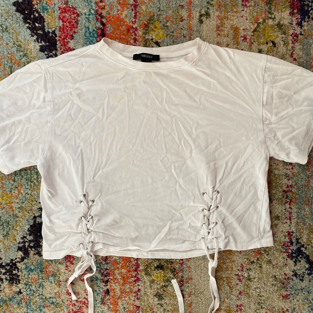 Cropped white shirt